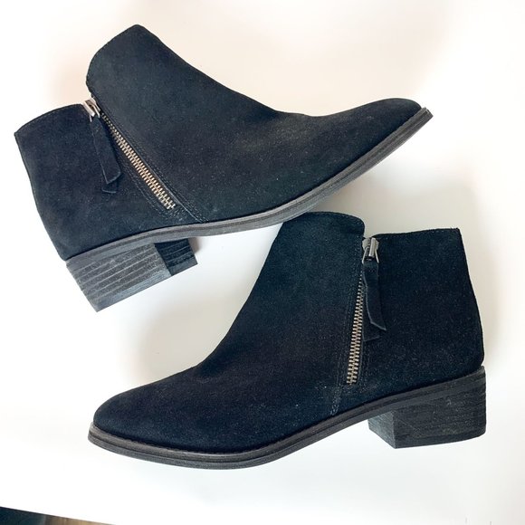 Blondo black suede zip up bootie waterproof 8 - Picture 1 of 7